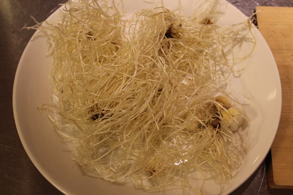 長ねぎヒゲ根の素揚げ_c0310571_16245488.jpg