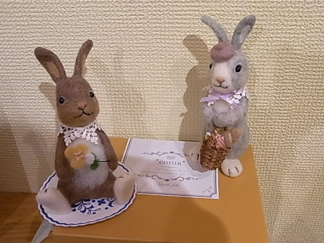 うさぎとぶた展あと2週間です。作品いろいろご紹介_d0322493_9544493.jpg