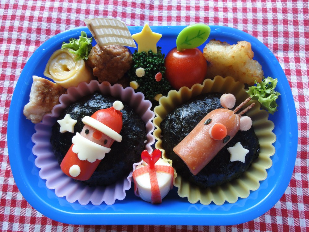 キャラ弁＊メリークリスマス！サンタとトナカイのウインナー弁当_f0285497_2055303.jpg