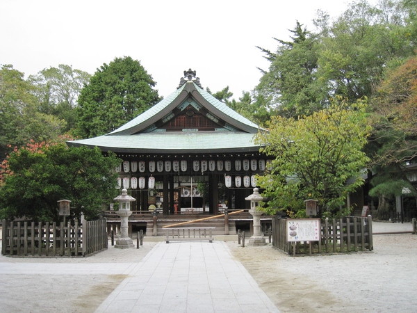 白峯神宮(しらみねじんぐう)_d0287413_1746945.jpg