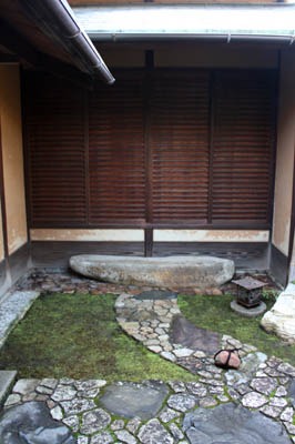 客用玄関まわり_b0199526_14582922.jpg