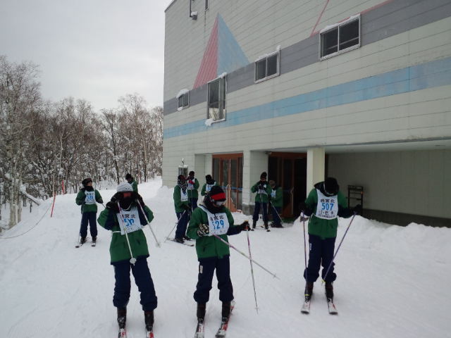 兵庫県立西宮北高校スキー研修3日目 森と雪の中のアトリエ