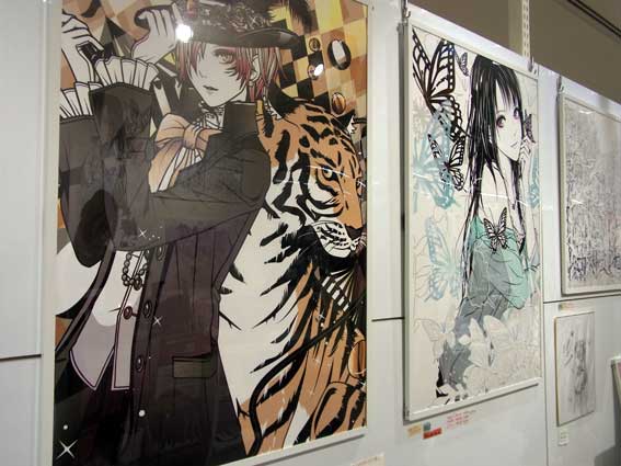 上条衿さんの個展の様子です_f0010033_1128349.jpg