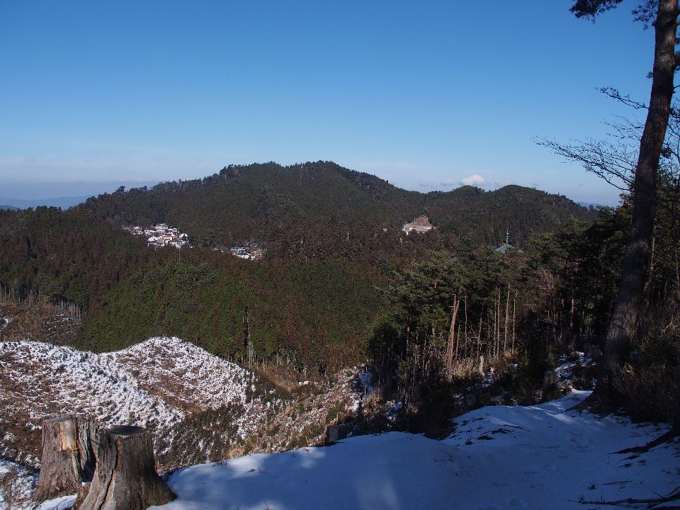 2014/01/24（金）#5　静寂の雪道、高野山女人道・三山巡り　快晴　単独　_c0134193_16423153.jpg