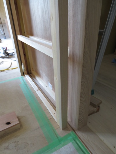 朝霞の家 建具枠取り付け_c0310571_17315444.jpg