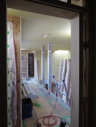 朝霞の家 建具枠取り付け_c0310571_17322988.jpg