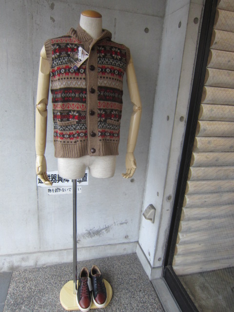 今でしょ!★? 的なKNIT VEST です。。。OLD DERBY KNIT HOOD VEST!★!_d0152280_1342367.jpg