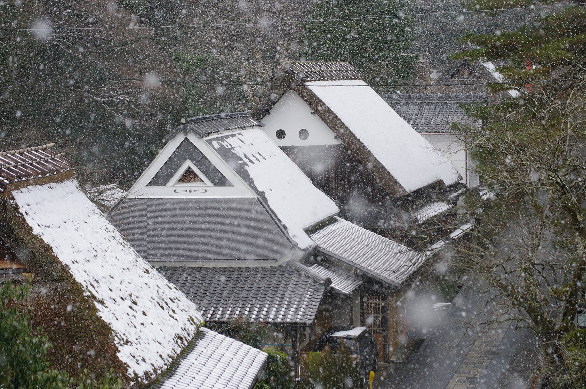 雪の鳥居本..._f0152550_23213100.jpg