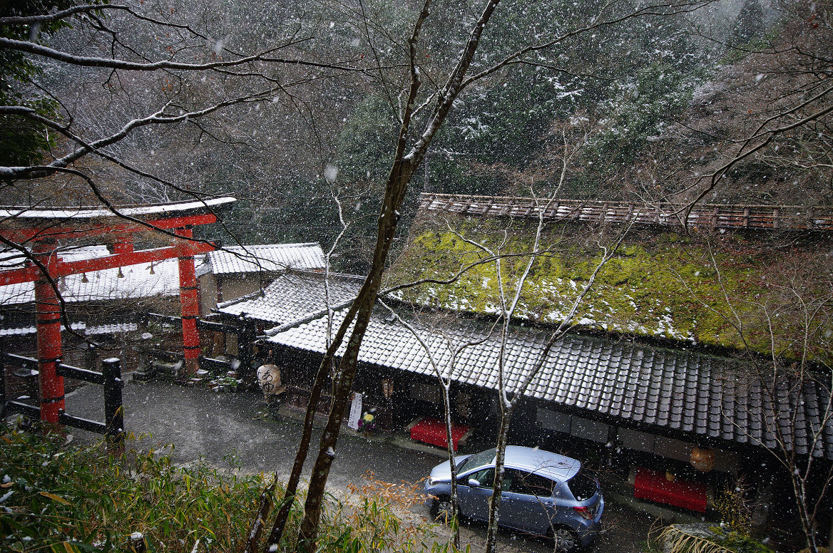雪の鳥居本..._f0152550_23215241.jpg