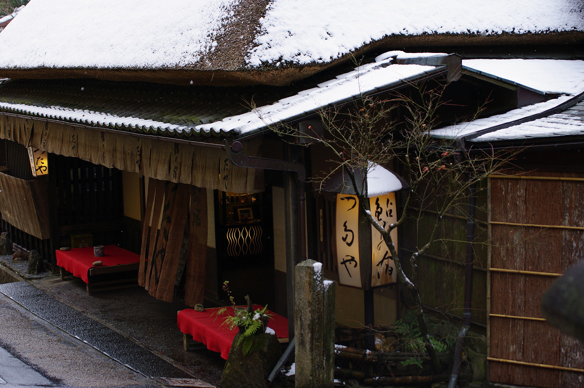雪の鳥居本..._f0152550_23242447.jpg