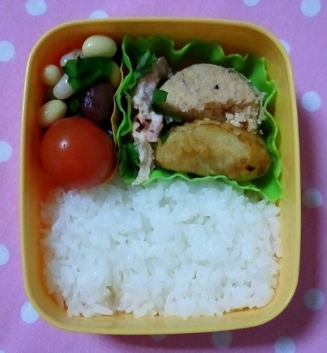 サラ弁＆SMG弁当。。。鱈の天ぷらと真子の煮物弁当_a0211008_1129384.jpg