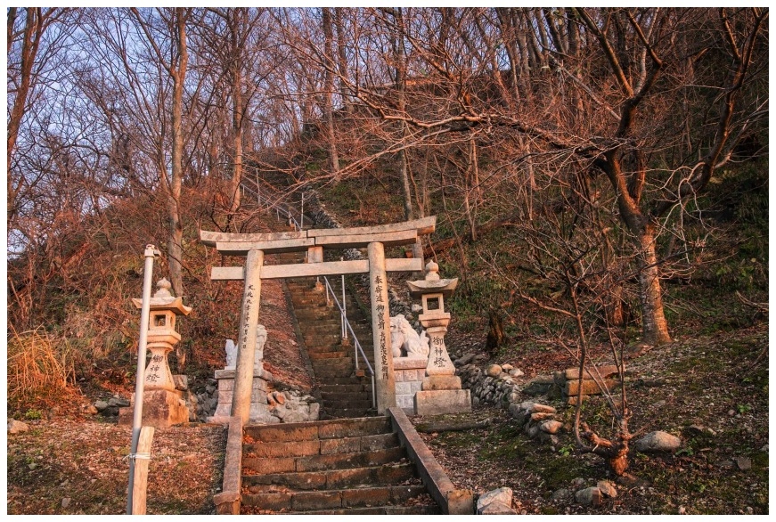 海辺にある神社_b0128609_1526395.jpg