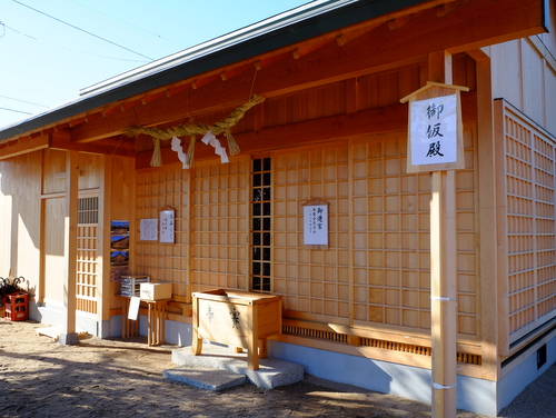 「2014年今年、136年目の遷宮 万九千(まんくせん)神社」_a0000029_12434699.jpg