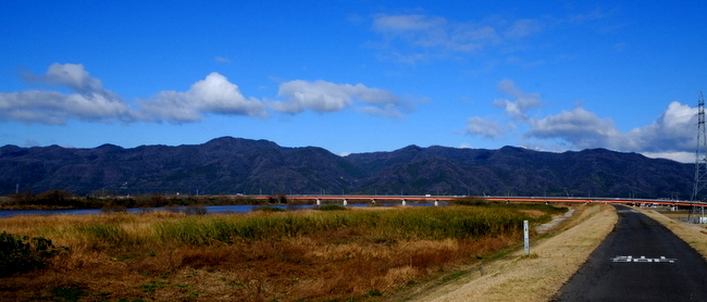 「2014年今年、136年目の遷宮 万九千(まんくせん)神社」_a0000029_1332355.jpg