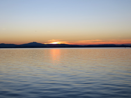 トラジメーノ湖の夕日_f0234936_79295.jpg