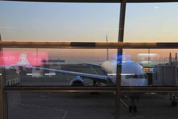 伊丹空港へ帰路 13便 _d0202264_6245486.jpg