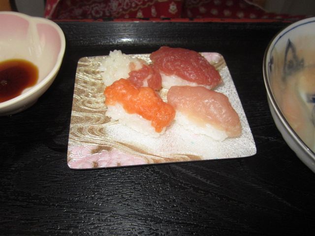 「みんなで昼食会~お寿司バイキング~」_e0191174_205439.jpg