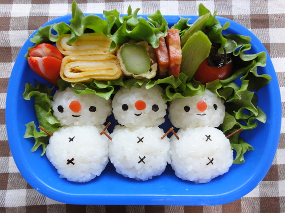 キャラ弁＊雪だるまおむすびのお弁当～♪_f0285497_20485429.jpg