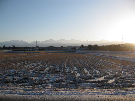 立山連峰の輝き、朝に、昼に、夕に…　冬晴れの一日_f0281398_11131563.jpg