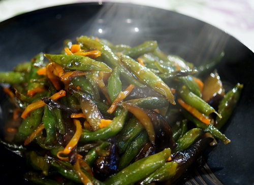 【和食一品料理　インゲンと茄子の甘辛味噌炒め】昔ながらの地味美味しいおかずです＾＾♪_b0033423_1991721.jpg