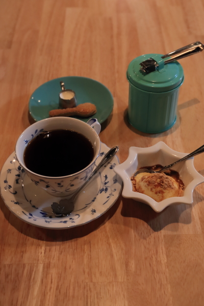 イヤサカ食堂_e0051888_7125912.jpg
