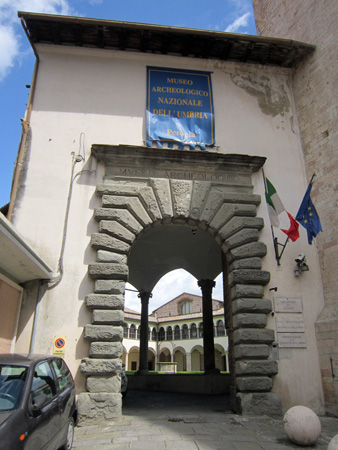 イタリア最古の民族_f0234936_852328.jpg