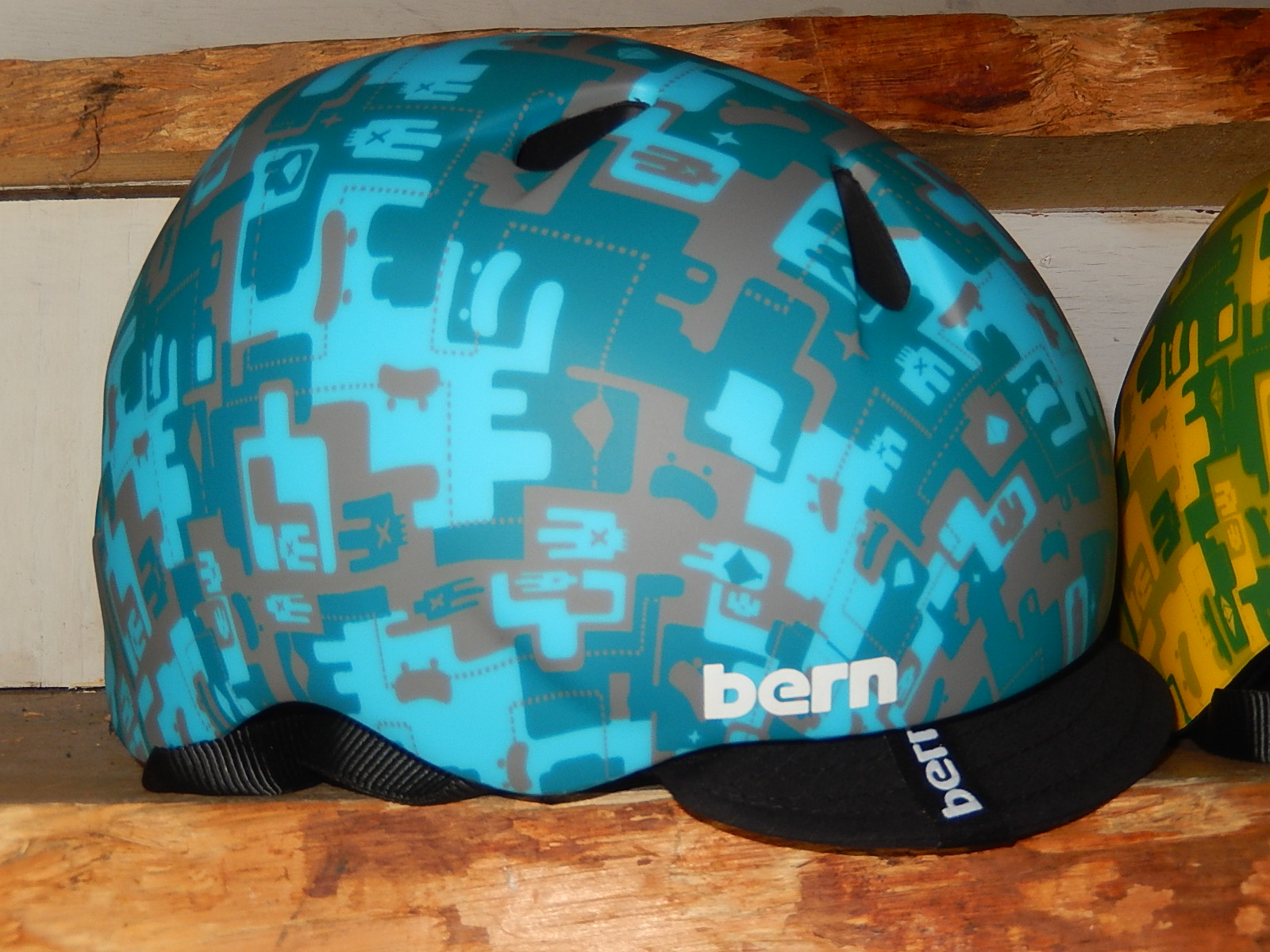 bern 新☆デザイン 入荷!_e0188759_16235934.jpg