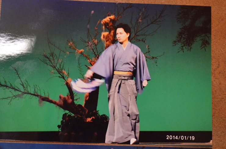 新春歌舞ショー 自分の踊る姿_d0230676_1703420.jpg