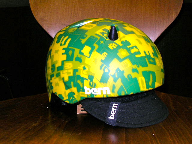 bernヘルメット少量ですが入荷しました_b0189682_11561232.jpg