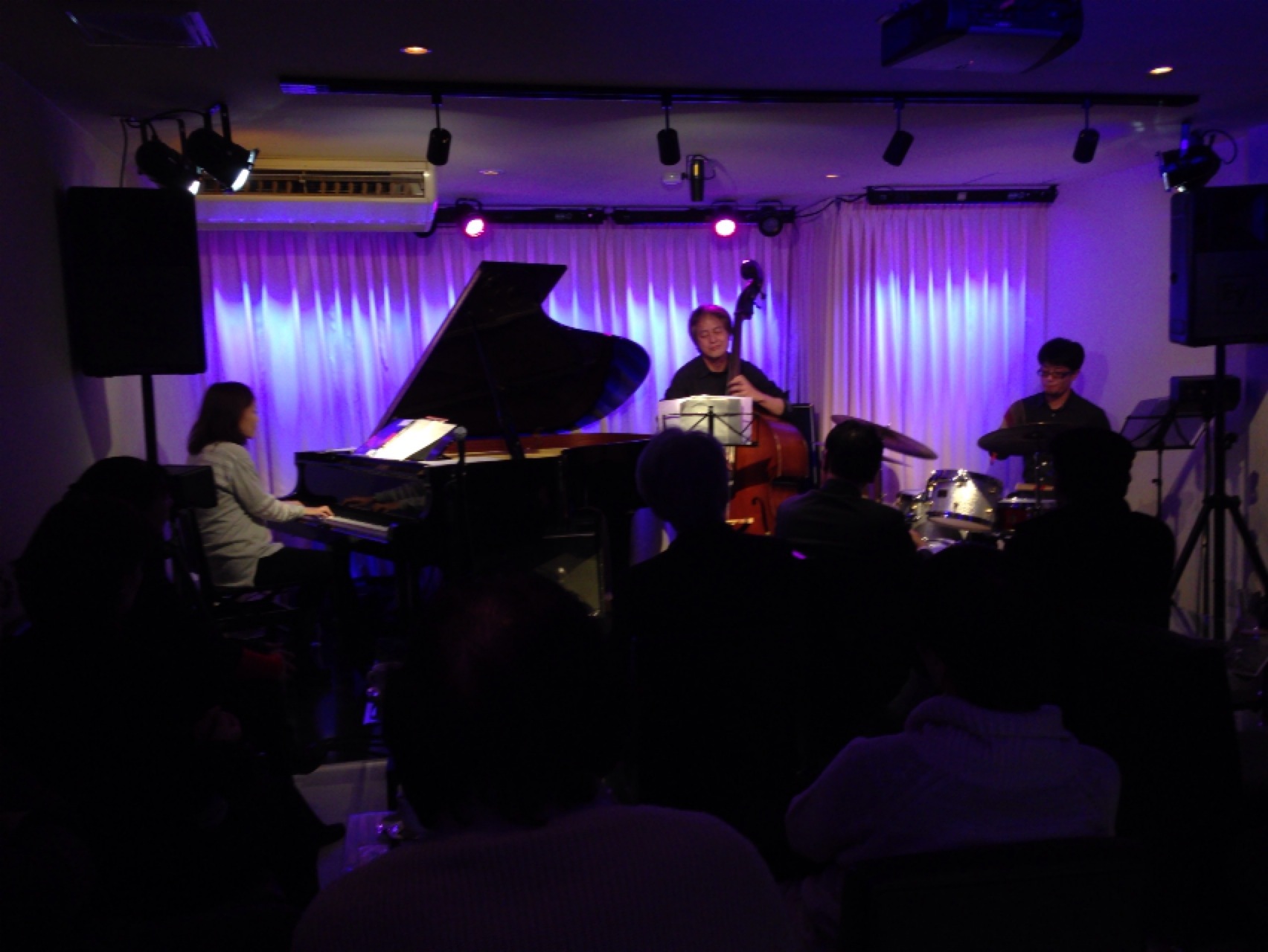 広島 の ジャズライブ Jazzlive Comin 本日の催し_b0115606_1215076.jpg