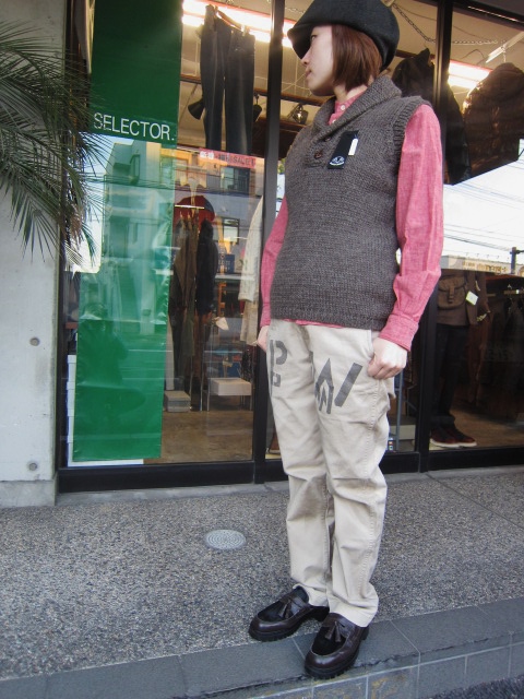 BLACK SHEEP (MADE in England) ・・・ Shawlカラー KNIT VEST!♪!_d0152280_234423.jpg