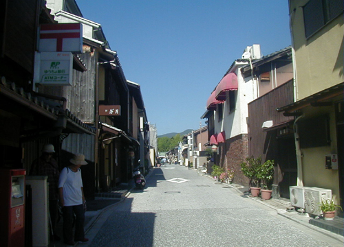 ●道を行く_d0053294_1475461.jpg