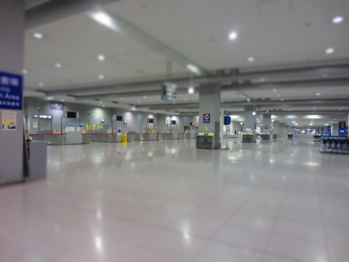 いざ!日本へ出発の飛行機は快適ガラガラ便でした!!_c0179785_4435173.jpg