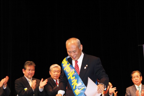 舛添要一候補、都知事選初の西多摩訪問_f0059321_16514456.jpg