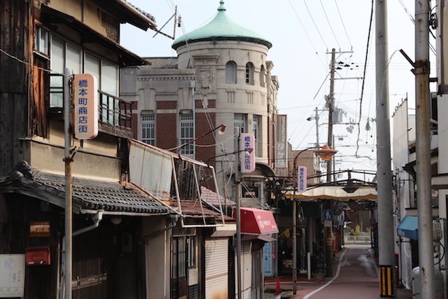 姫路・網干を歩く（1）激レトロな旧網干銀行 : 日曜日よりの旅人