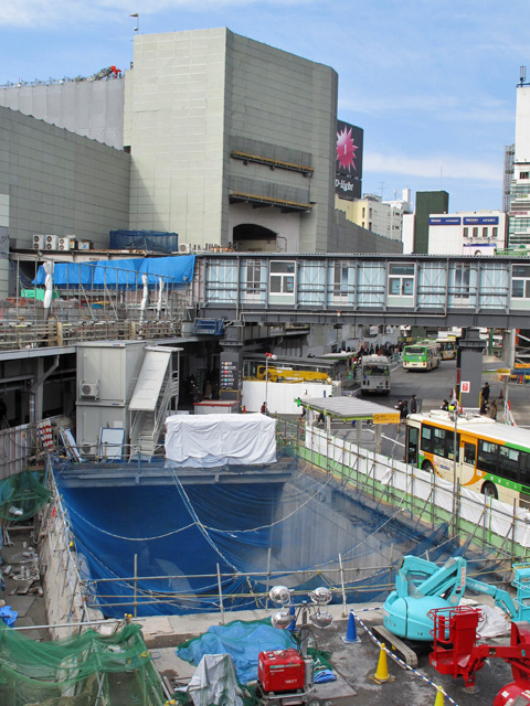 渋谷川暗渠、2度めの移設_c0163001_23583048.jpg
