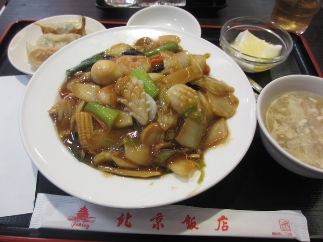 週のスタートは「中華丼」で!@北京飯店_c0212604_234117.jpg