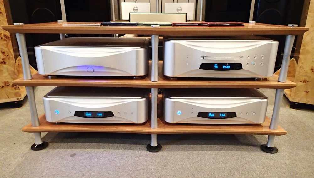 エソテリック Grandioso P1 D1 入荷。_b0262449_19462350.jpg