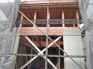 離れ建方無事終了_b0232198_8381341.jpg