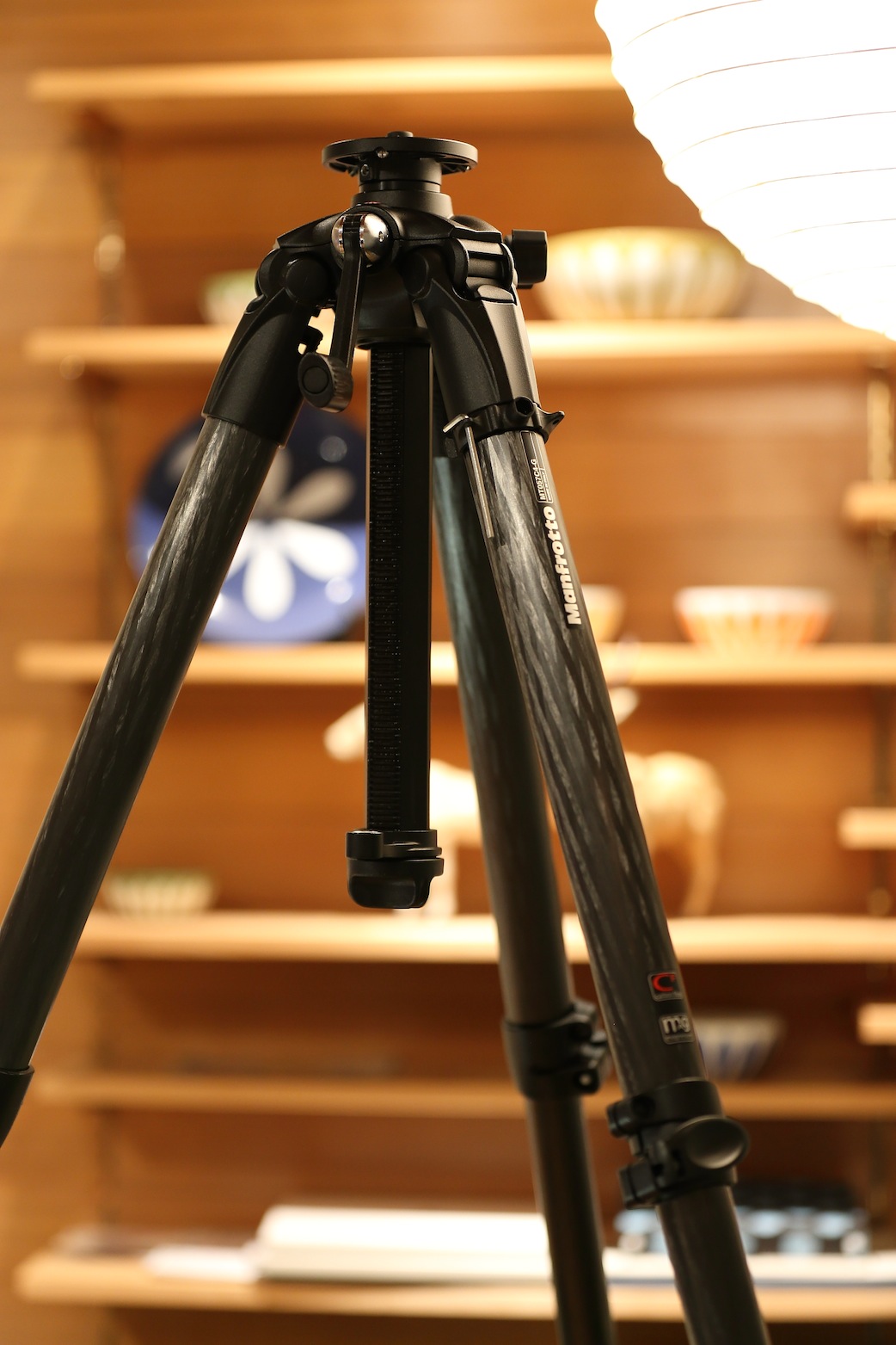 正規品大人気 マンフロット(Manfrotto) 057カーボン三脚4段ギア付き