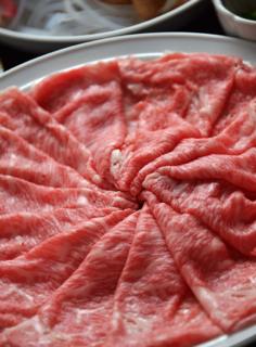 ...でも撮影が終わる頃には....やっぱりお肉がたべたいな〜_b0194185_22315678.jpg