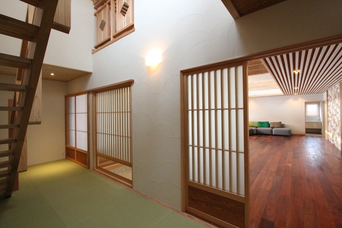 大窓8kW花園町の家:玄関・廊下_e0054299_10473523.jpg