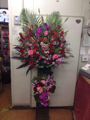 スタンド花 赤系 茨木花屋フラワーポット 大阪の寝屋川市 枚方市 茨木市 高槻市に当日配達の花屋フラワーポット スタンド花 赤系 茨木花屋フラワーポット 大阪の寝屋川市 枚方市 茨木市 高槻市に当日配達の花屋フラワーポット