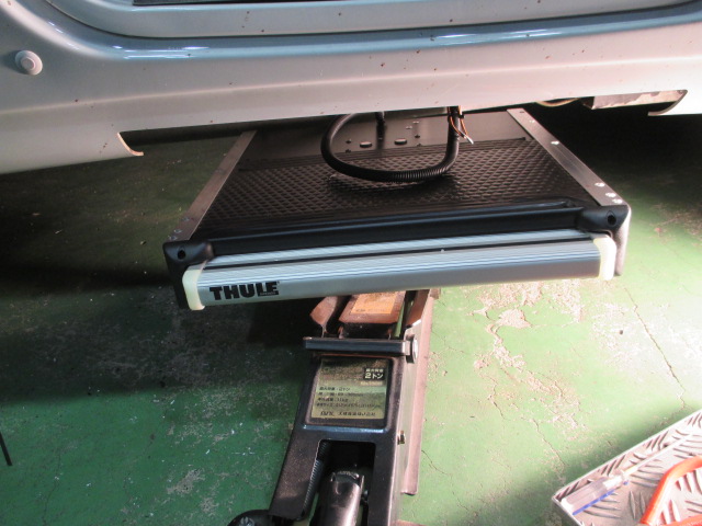 Thuleオムニステップ12 V電動ステップウォーキング455 mm幅 ライト