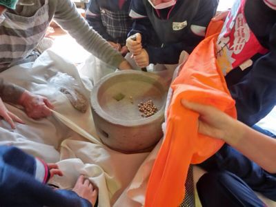 大豆加工体験♬南中山小学校さん_e0061225_1129456.jpg