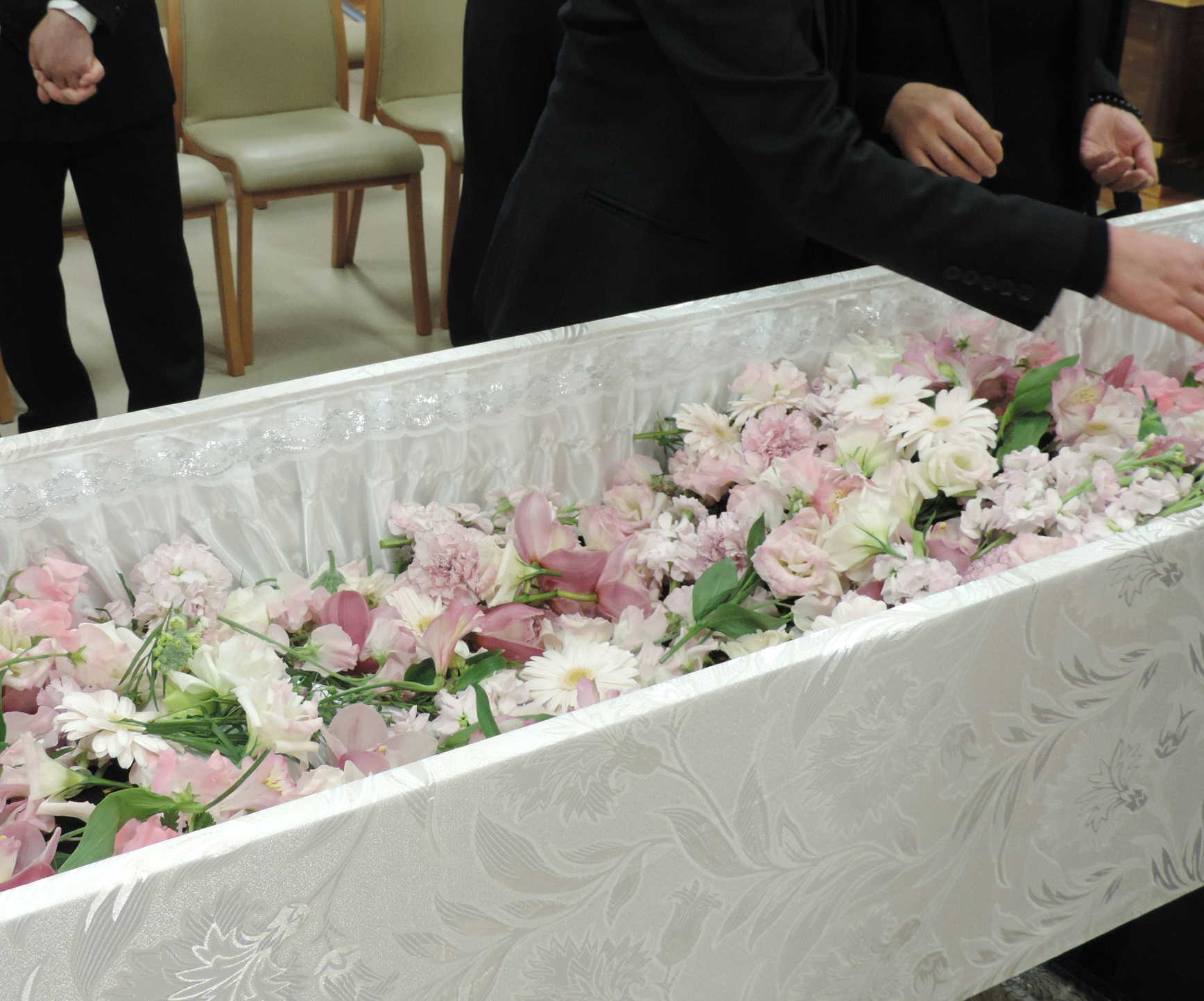 棺の中は 花いっぱい 最後の面会 お別れ 仙台 泉 大満寺 虚空藏山だより