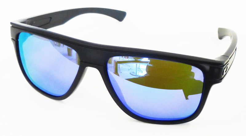 OAKLEYニューライフスタイルサングラスBREADBOX(ブレッドボックス)入荷!_c0003493_1458551.jpg