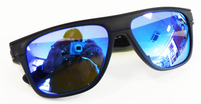 OAKLEYニューライフスタイルサングラスBREADBOX(ブレッドボックス)入荷!_c0003493_1459728.jpg