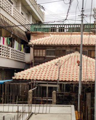 実家周辺の沖縄らしい建築_b0014003_1759696.jpg