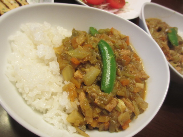ランチの残りはカレーにリメイク!_c0212604_18132112.jpg